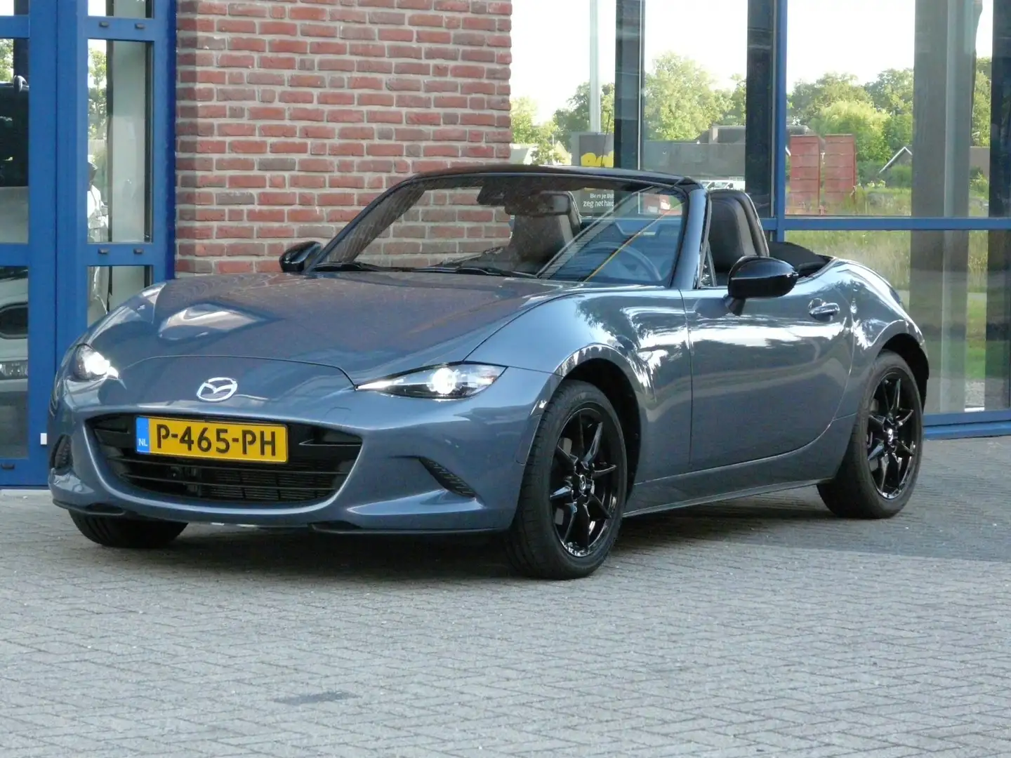 Mazda MX-5 1.5 SkyActiv-G 132 Luxury Gris - 1