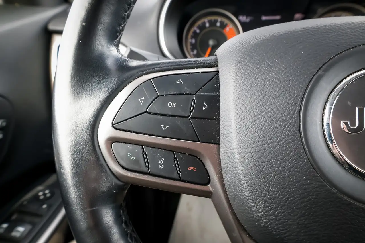 Jeep Cherokee снимка Jeep Cherokee