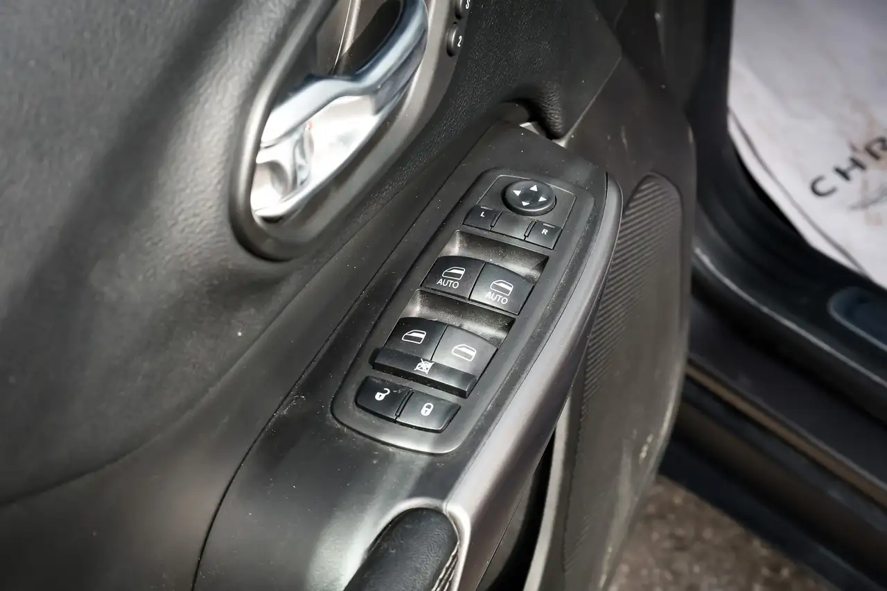 Jeep Cherokee снимка Jeep Cherokee