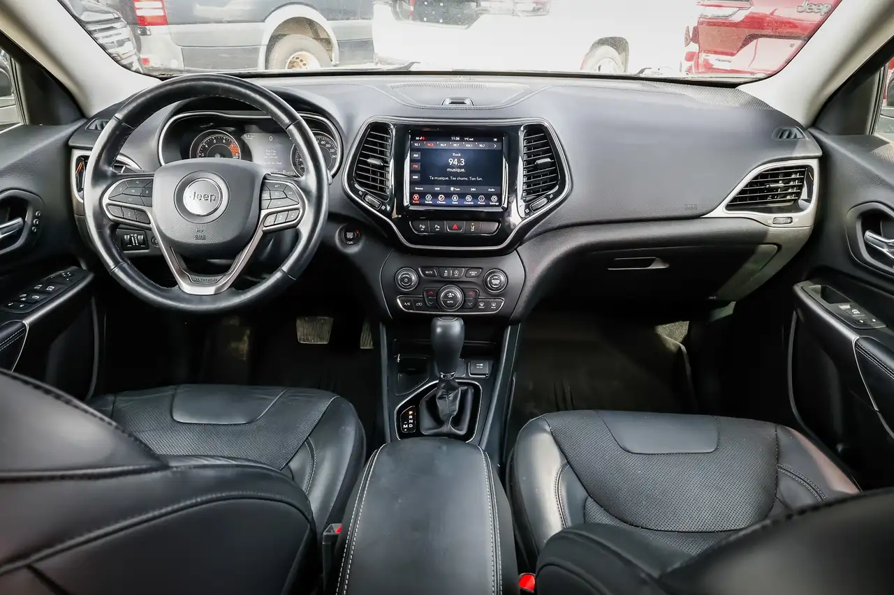 Jeep Cherokee снимка Jeep Cherokee