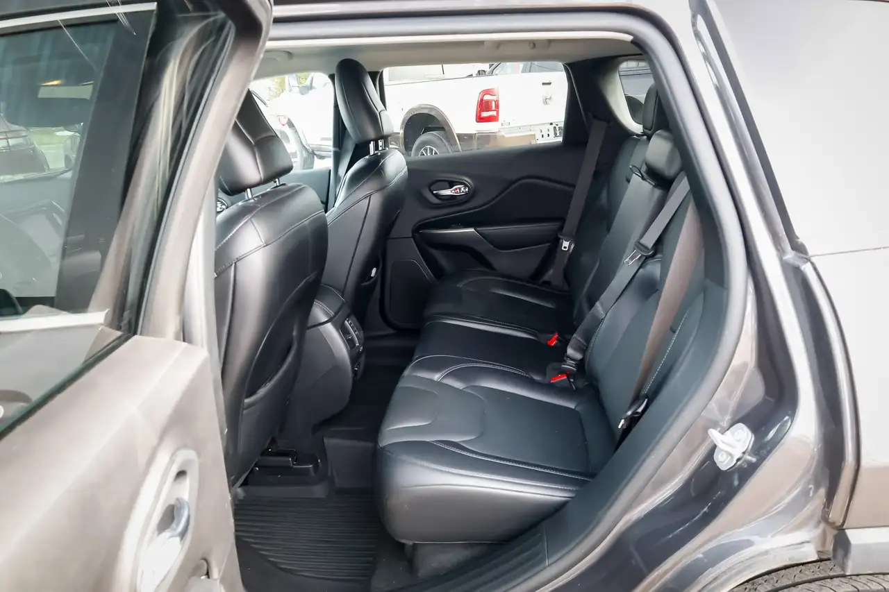 Jeep Cherokee снимка Jeep Cherokee