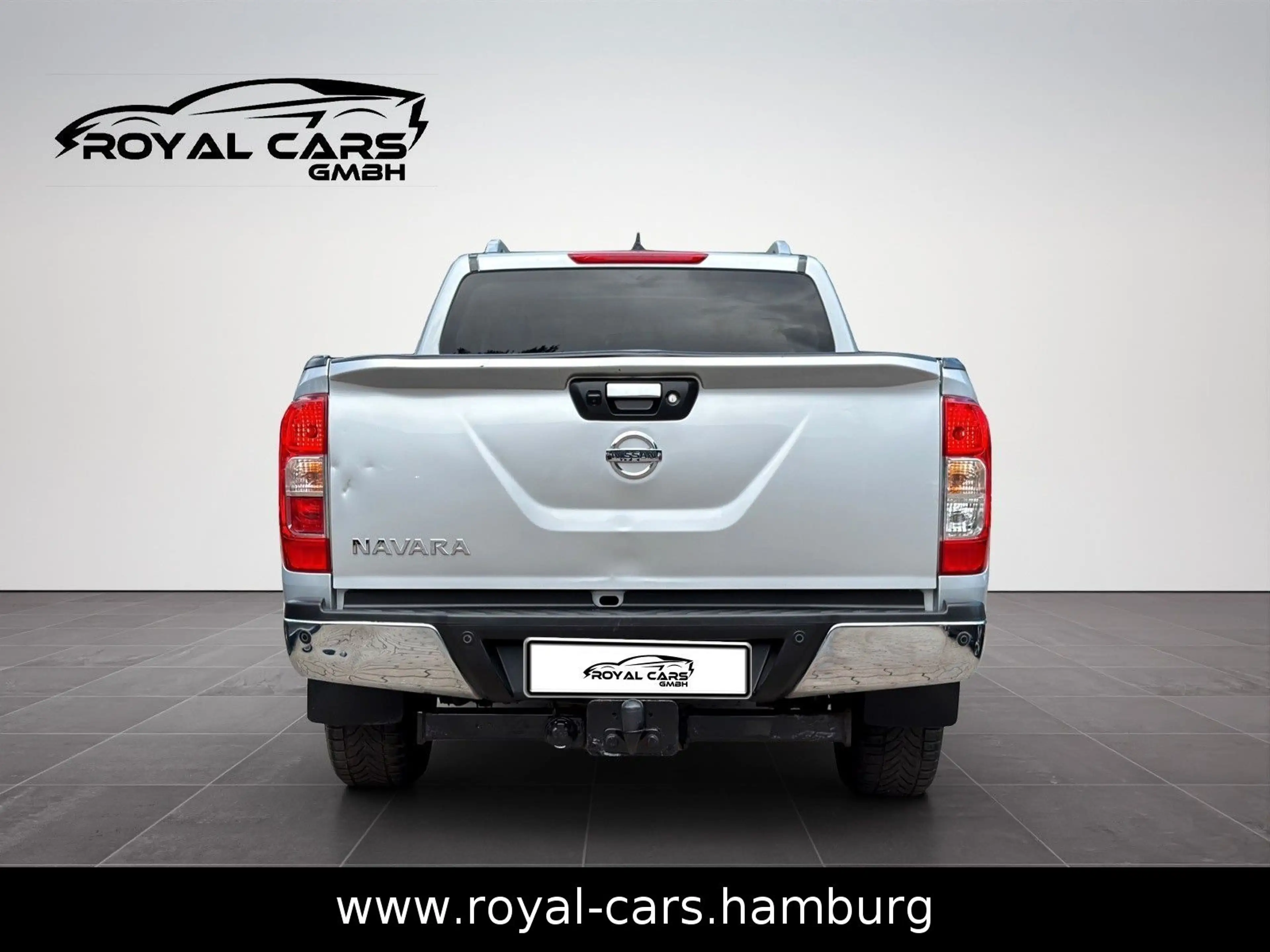 Nissan Navara NP300 Tekna Double Cab 4x4*360*AHK*SHZ* — photo 6