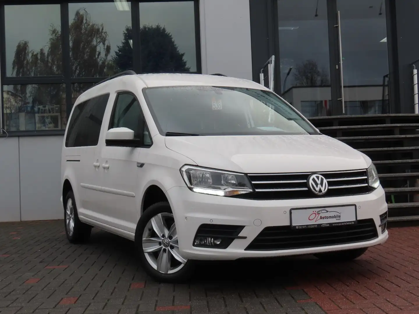 Volkswagen Caddy 2,0 TDI Autom. Touchscreen PDC 7-Sitzer Weiß - 1