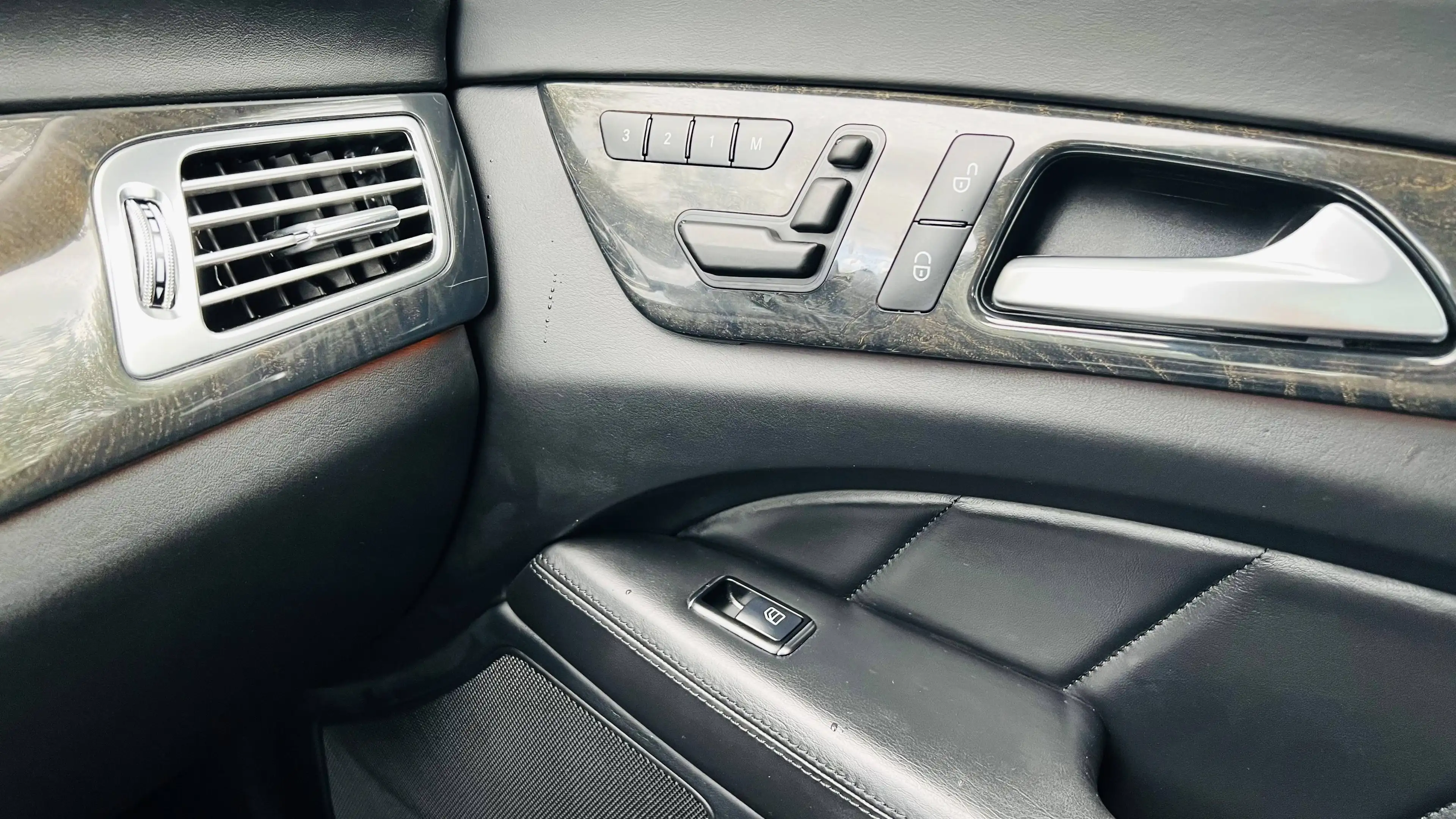 Mercedes-Benz CLS 350 CLS Coupe Diesel CDI 7G-TRONIC Exclusiv — photo 14