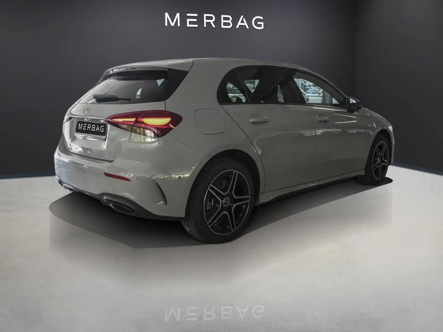Mercedes-Benz A 250 SPECIAL-EDITION-AMG-DISTRONIC-UVP 55.900,- Grau - 2