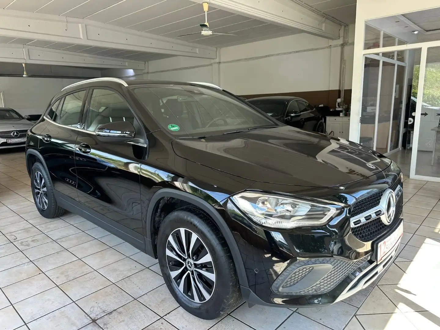 Mercedes-Benz GLA 200 d 8G-DCT "Style" (((Netto=20000.-euro))) Schwarz - 2