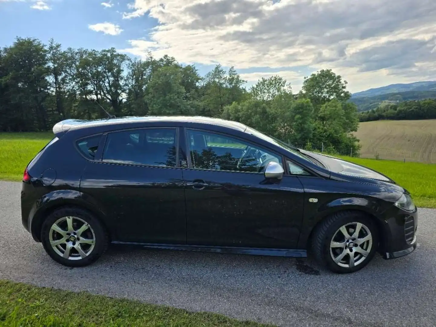 SEAT Leon Leon Sport 1,4 GT TSI Sport GT Schwarz - 1