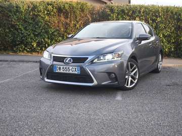 CT 200h Luxe