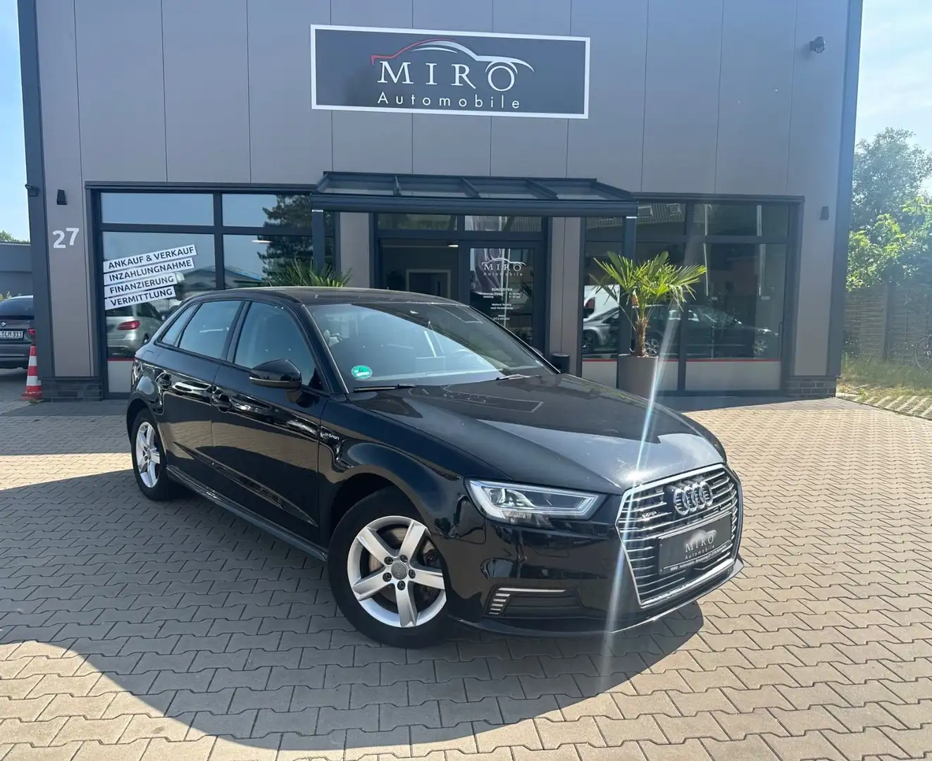 Audi A3 1.4 TFSI e-tron S tronic Sportback Schwarz - 1