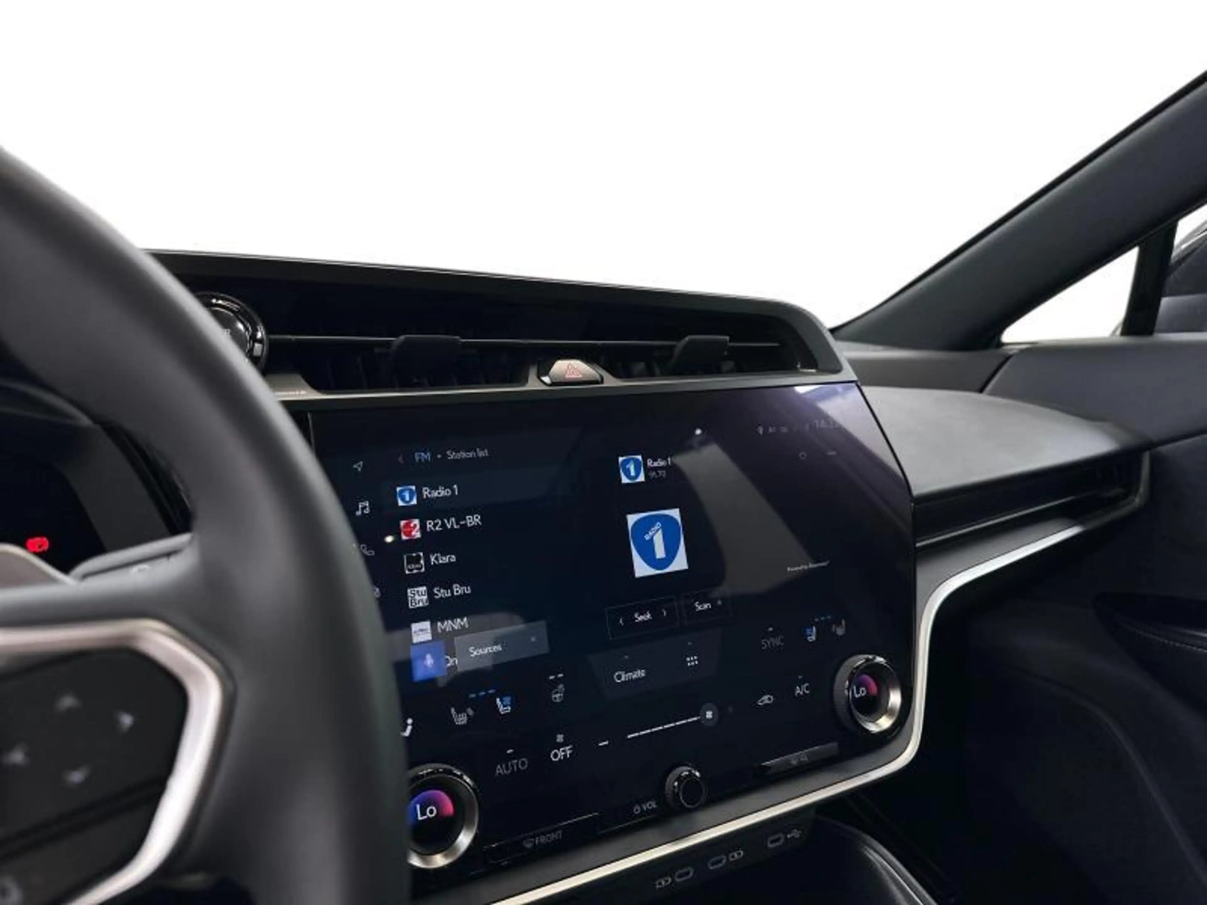 Lexus RZ Privilege Line AWD — photo 11