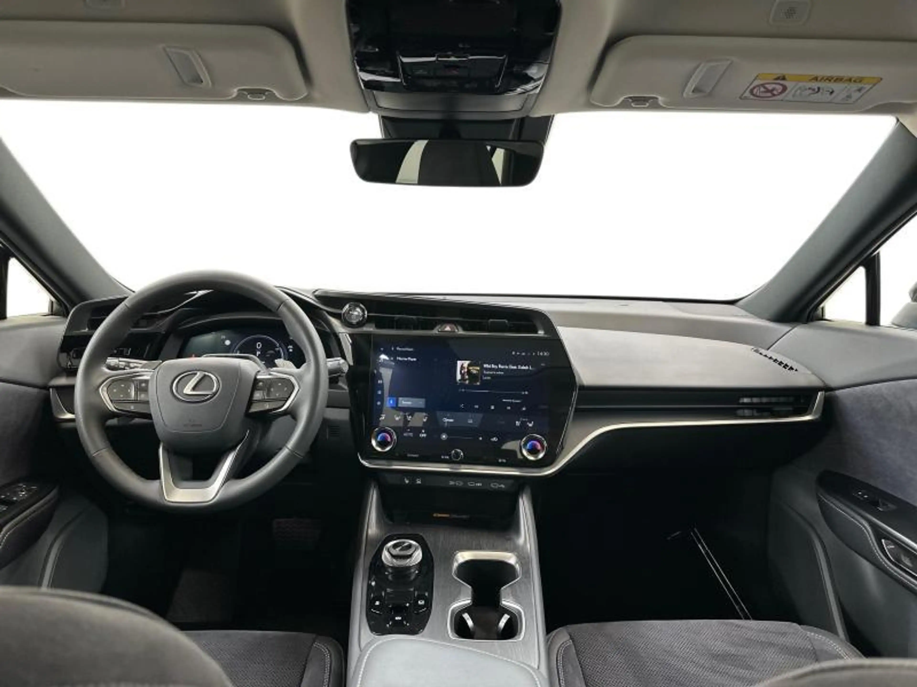 Lexus RZ Privilege Line AWD — photo 7