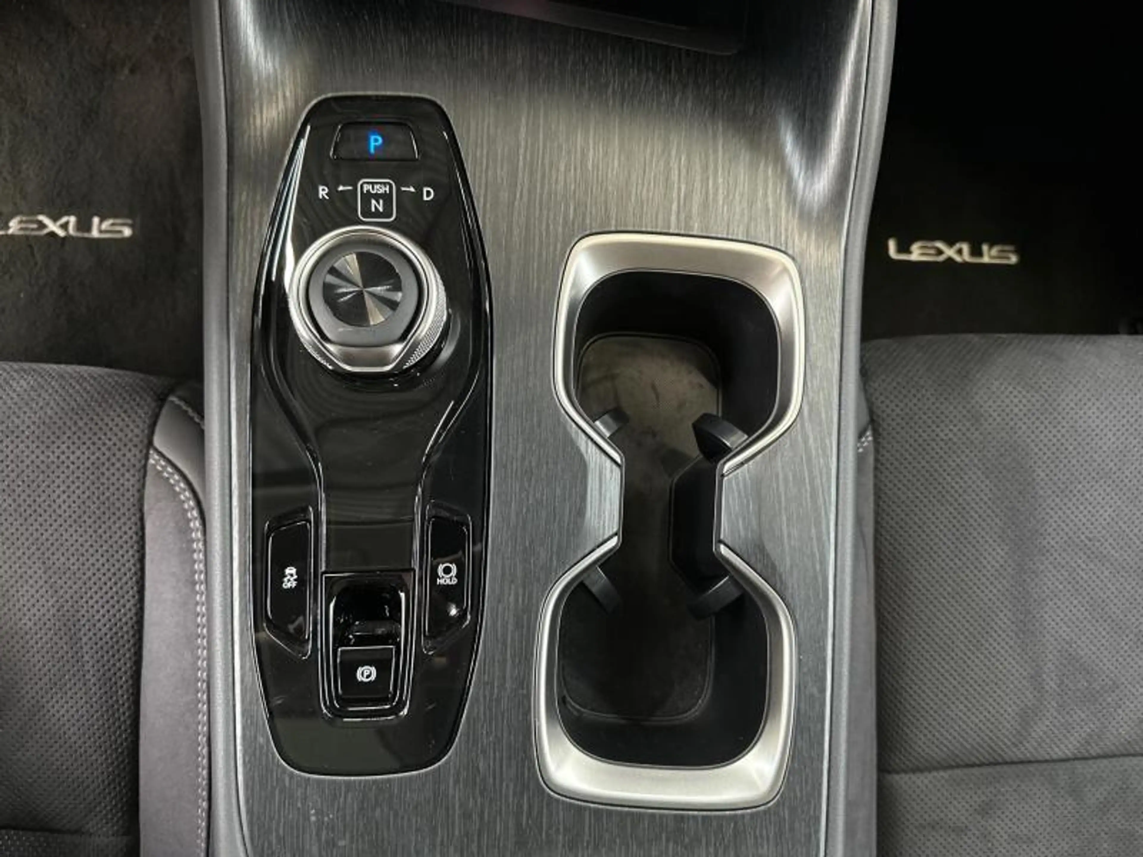 Lexus RZ Privilege Line AWD — photo 26