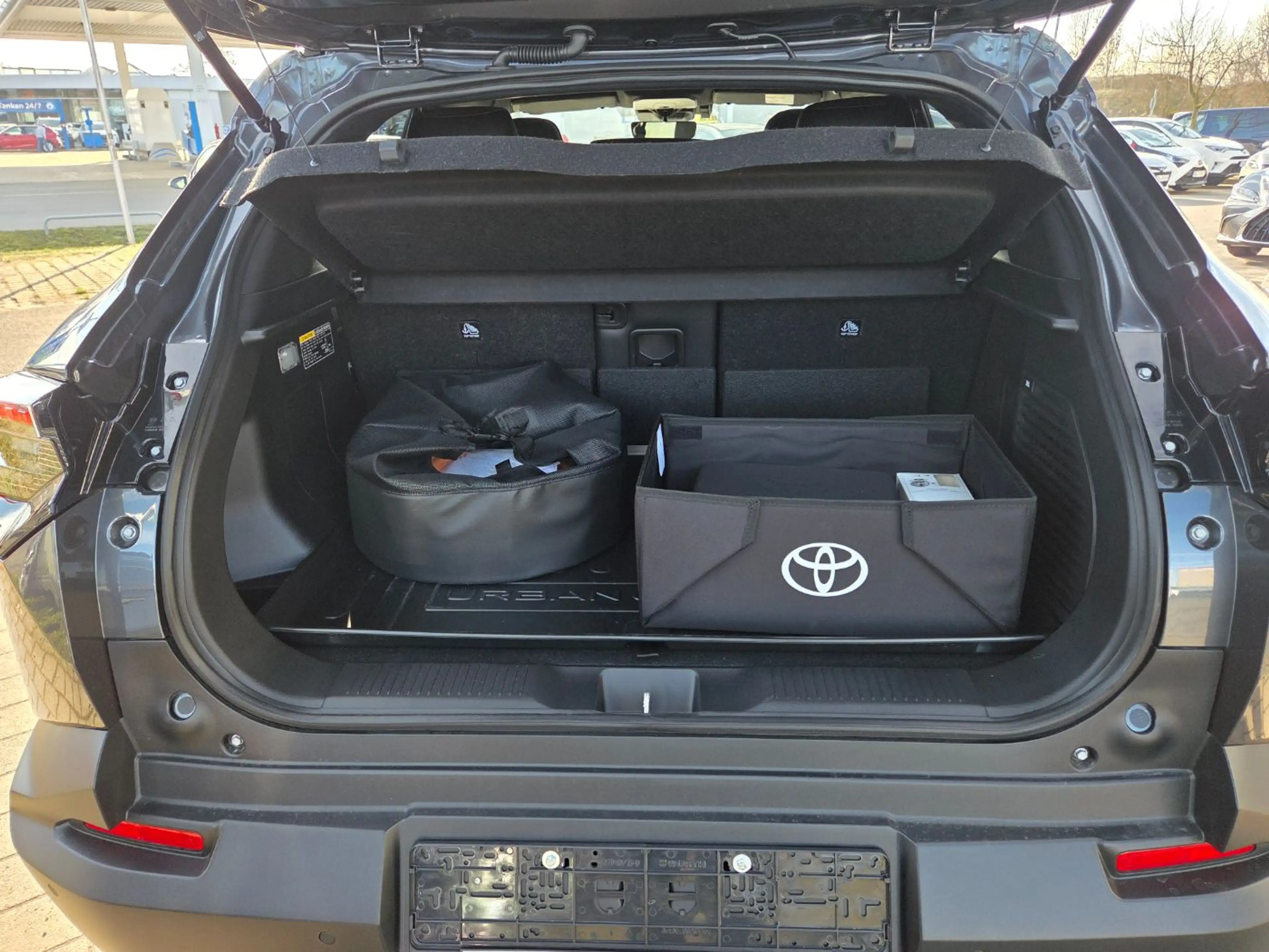 Toyota Urban Cruiser FWD Lounge LED, SHZ, JBL, 360°Kam — photo 4