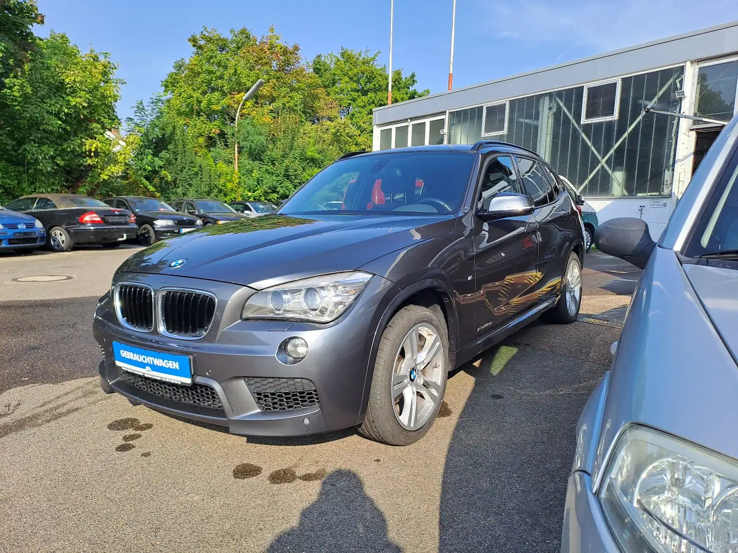 BMW X1 Baureihe X1 20 d xDrive * M-Sportpaket * Grau - 1