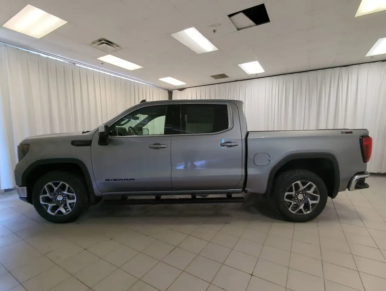 GMC Sierra 1500 снимка GMC Sierra 1500