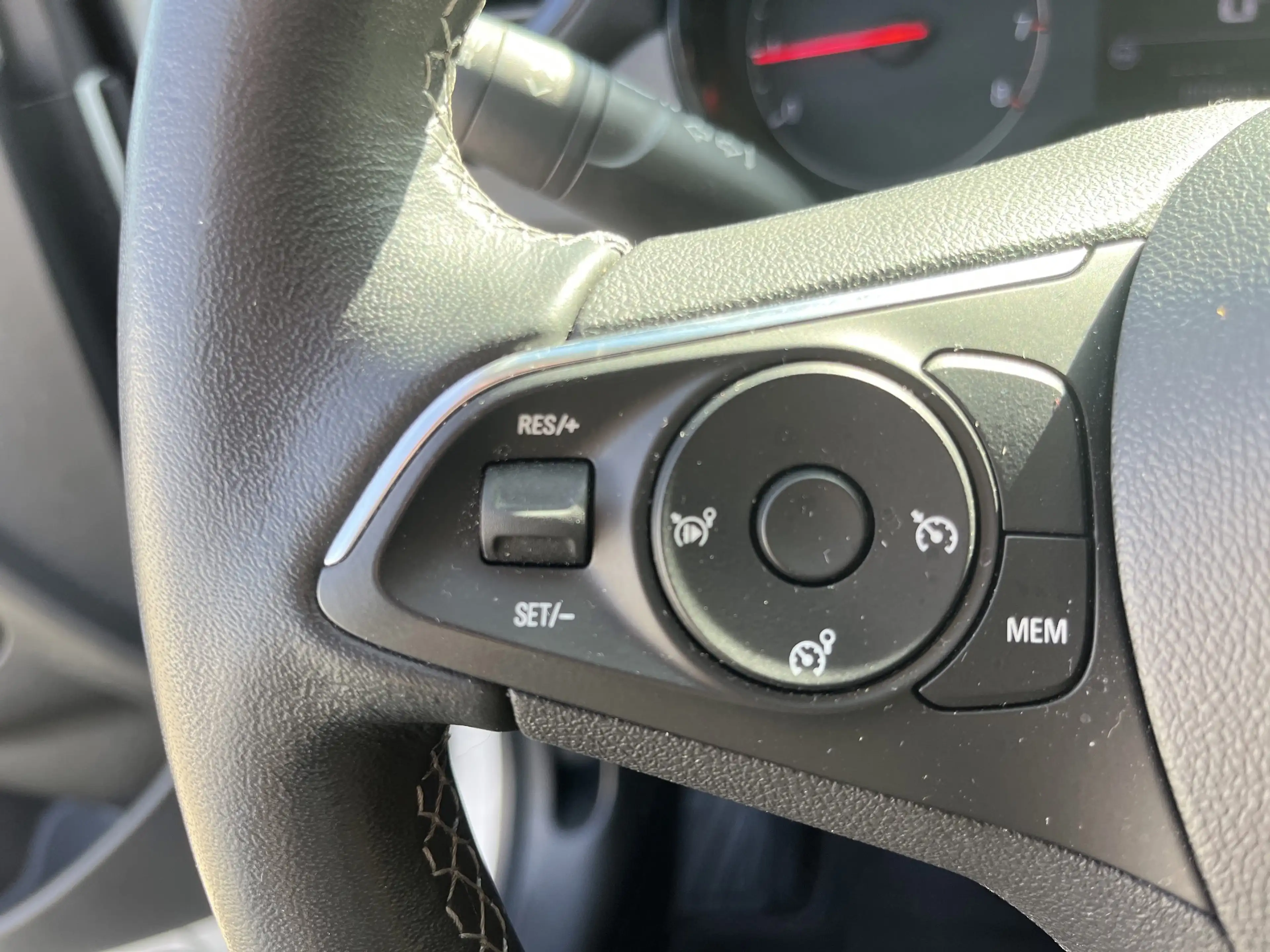 Opel Crossland 1.2 Turbo Enjoy LED+Allwetterreifen — photo 18