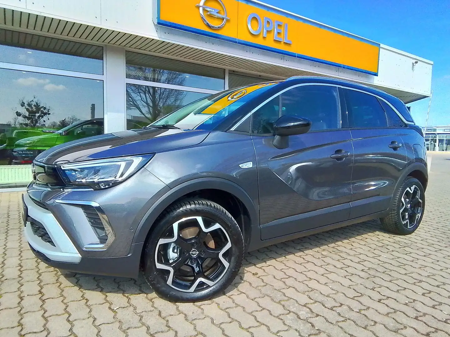 Opel Crossland 1.2 Ultimate Paket Grau - 2