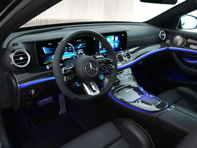 Mercedes-Benz E-Class view 3