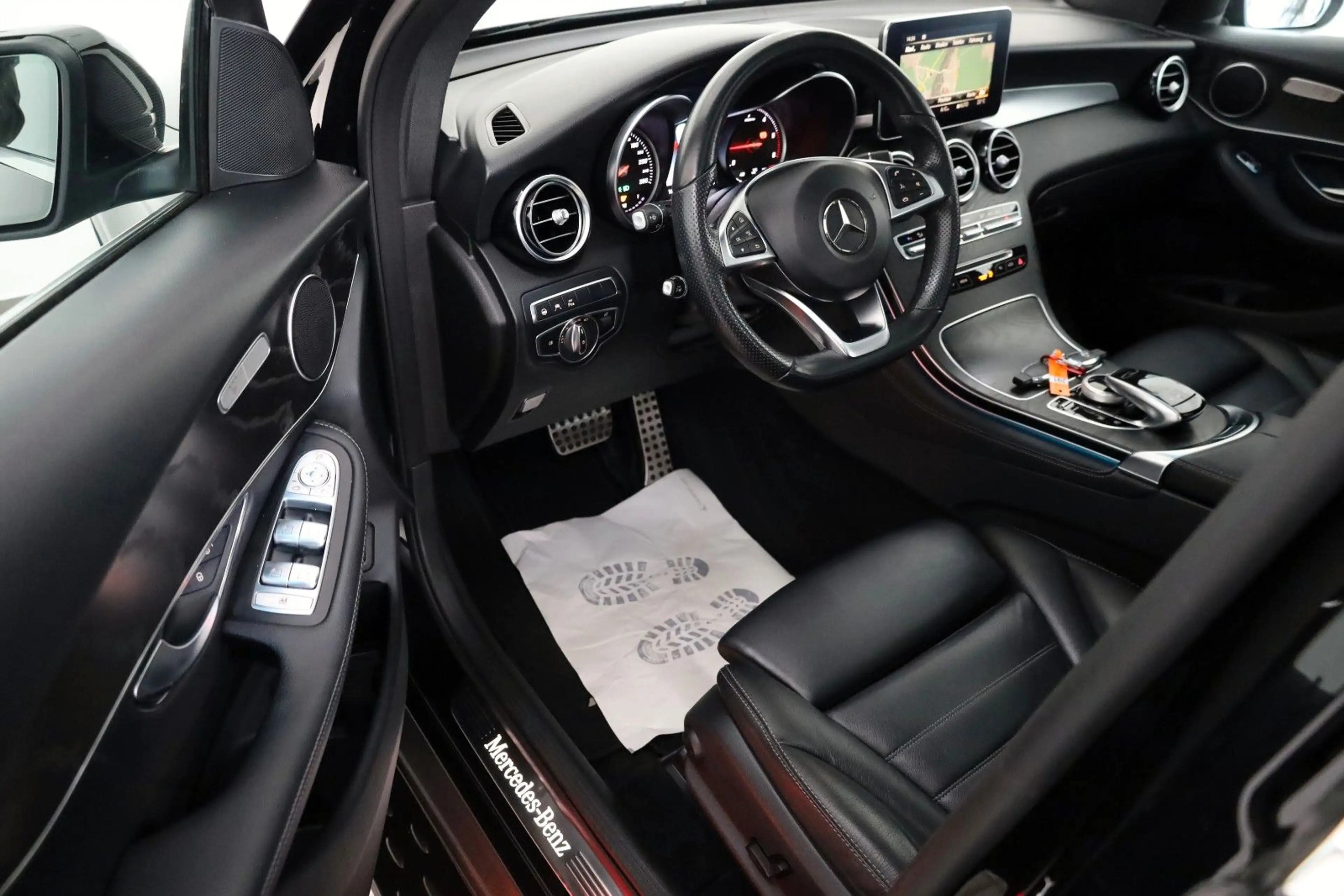 Mercedes-Benz GLC 250 d 4M AMG Int. Leder,Navi,LED,Panorama,+WR — photo 11
