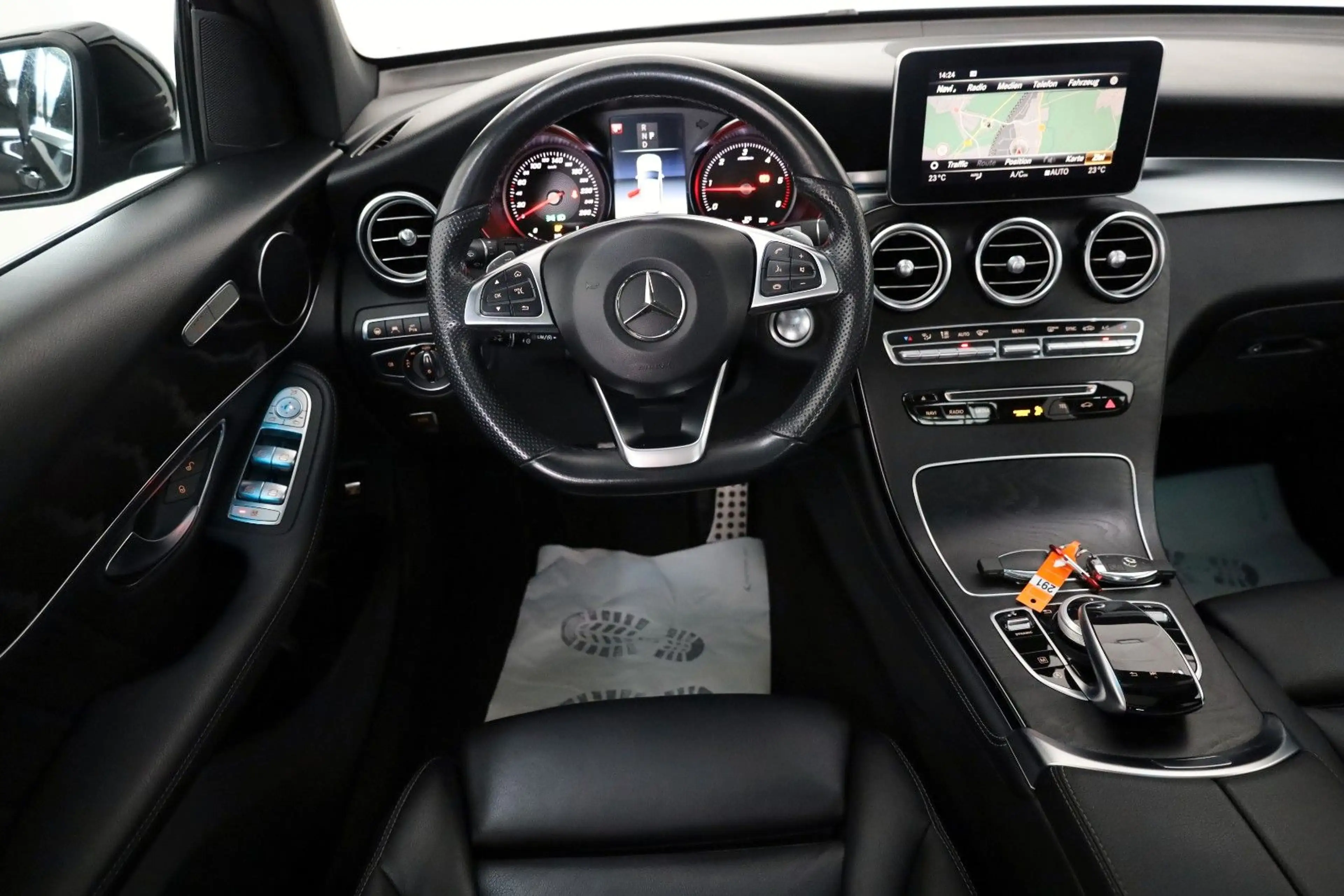 Mercedes-Benz GLC 250 d 4M AMG Int. Leder,Navi,LED,Panorama,+WR — photo 12