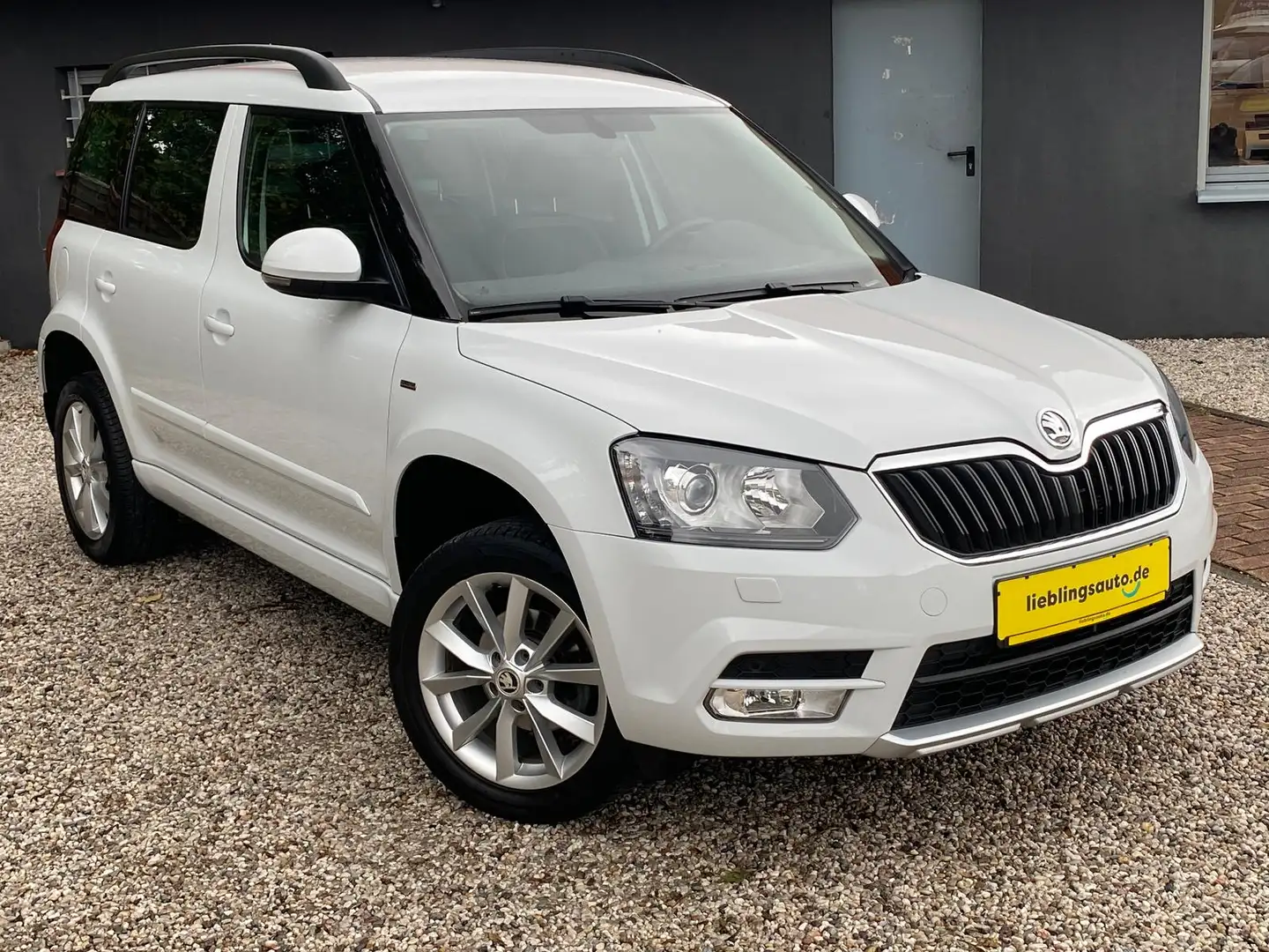 Skoda Yeti 1.4 TSI DSG Joy Bi-Xenon Sthzg. Navi 1.Hand Weiß - 2