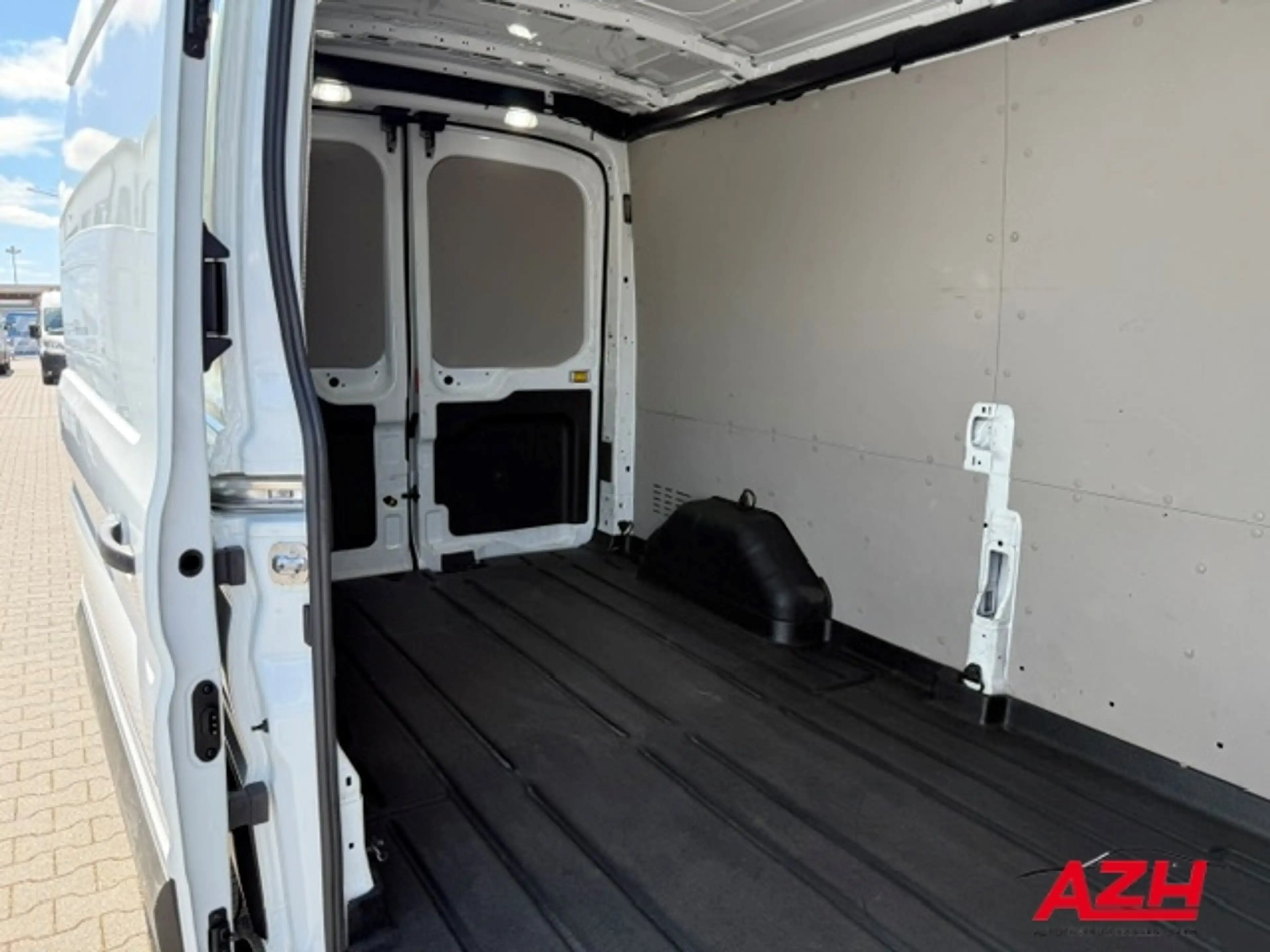 Ford Transit Kasten L3H2 Trend 2.0 TDCI, EU 6 — photo 6