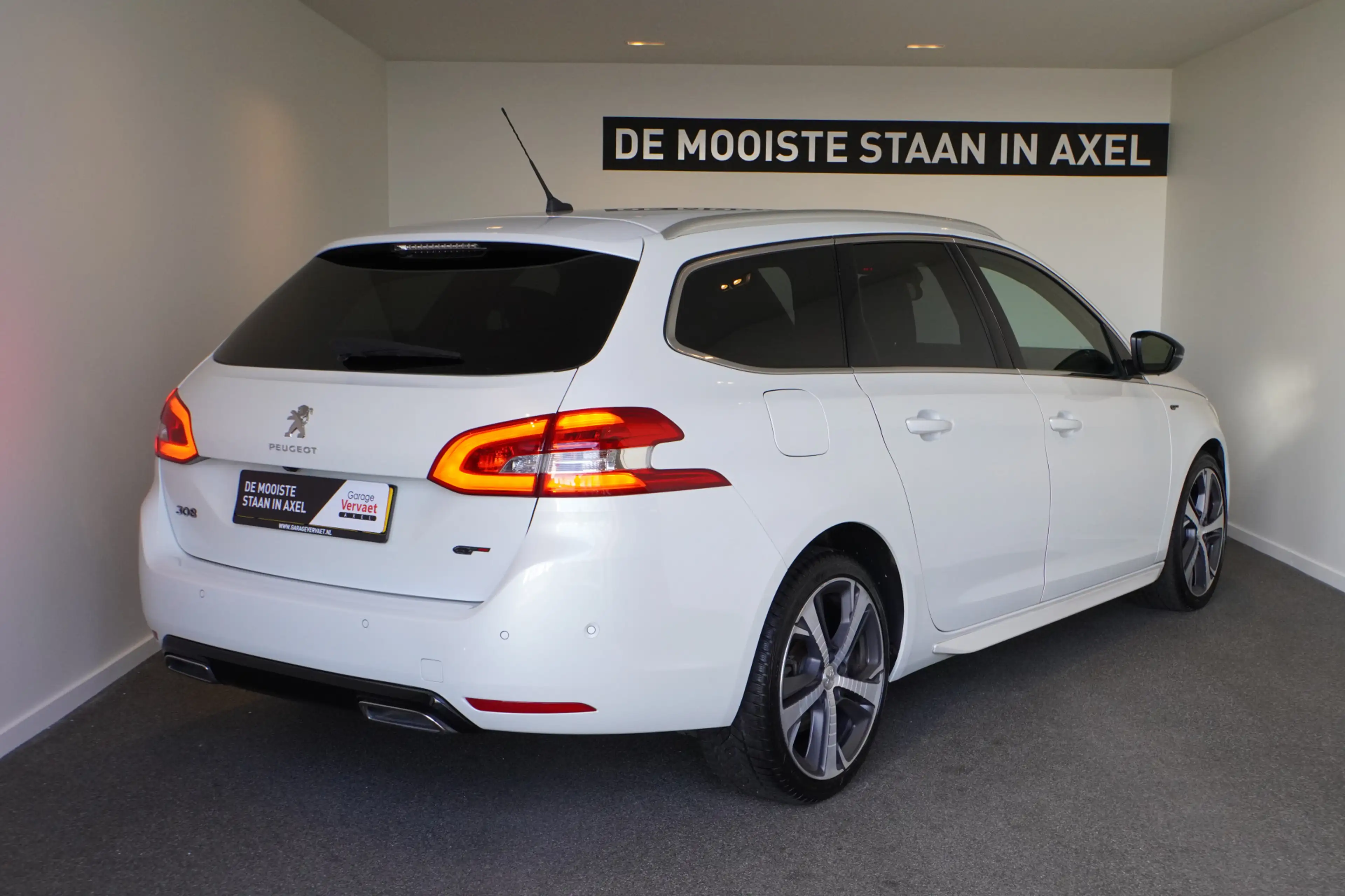 Peugeot 308 SW 1.2 PureTech GT-line — photo 3