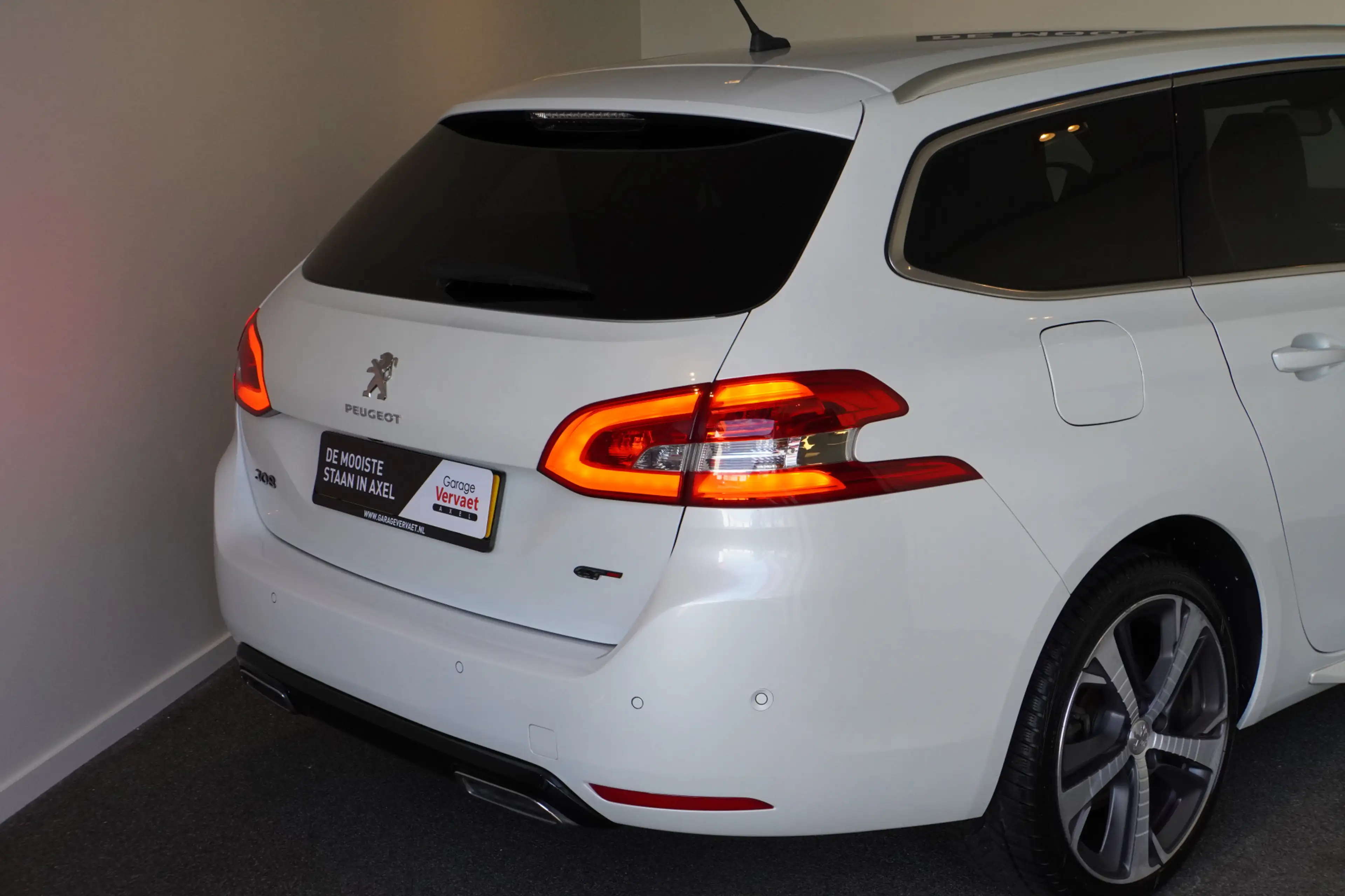 Peugeot 308 SW 1.2 PureTech GT-line — photo 11