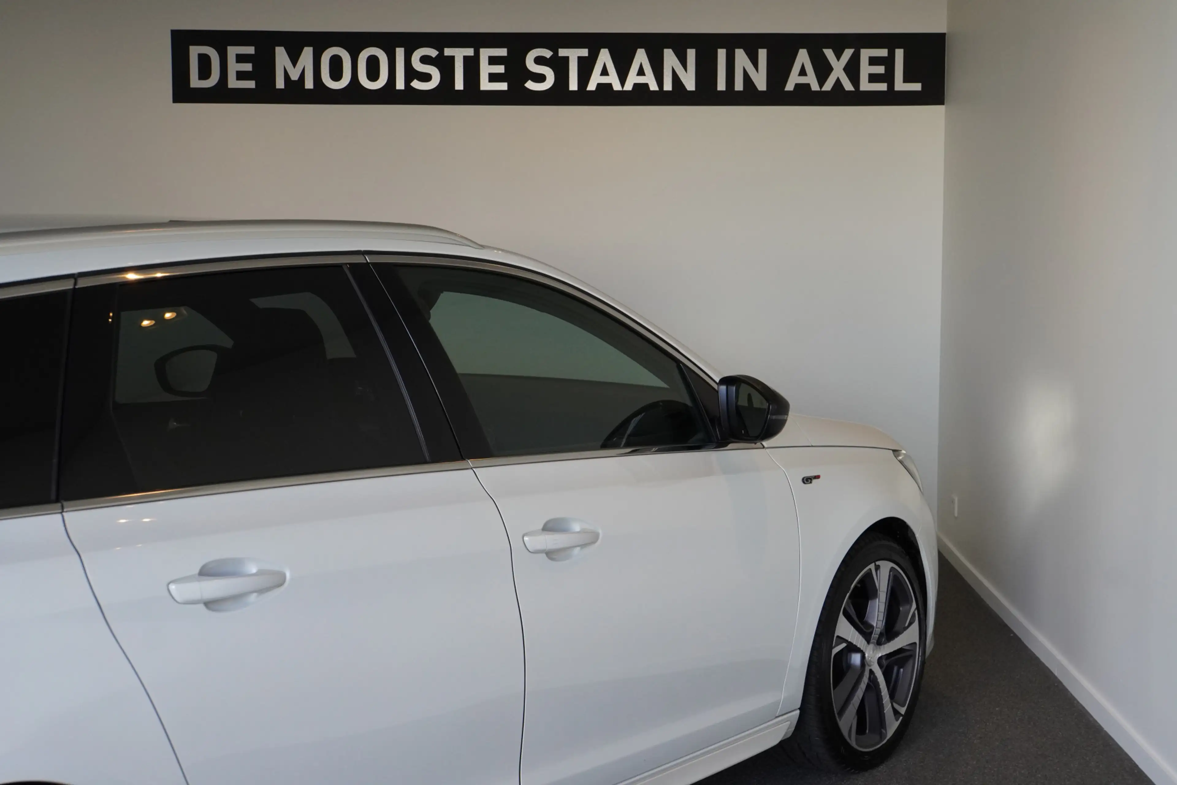 Peugeot 308 SW 1.2 PureTech GT-line — photo 12