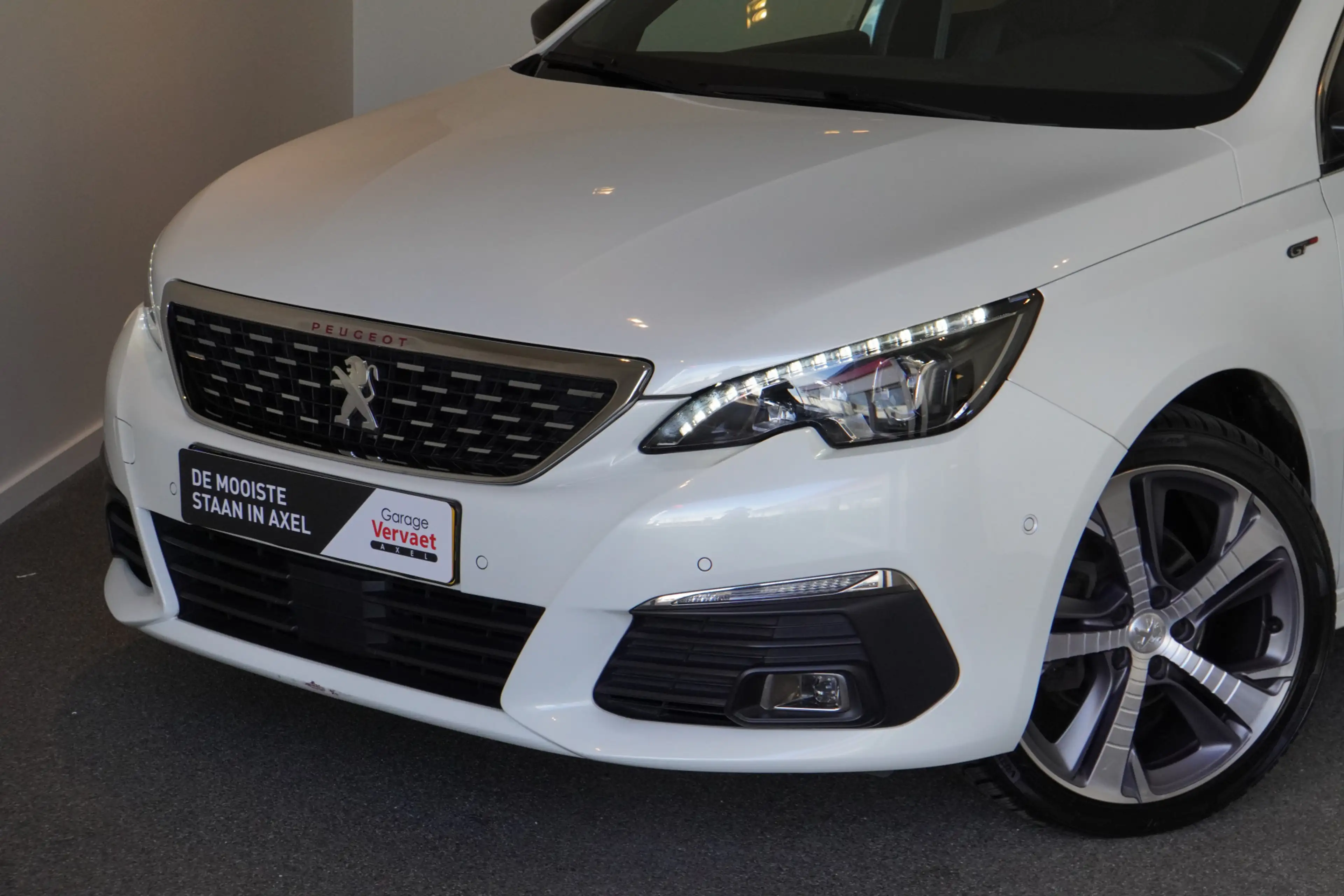 Peugeot 308 SW 1.2 PureTech GT-line — photo 4