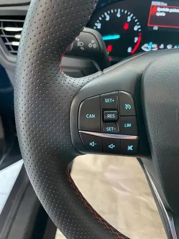 Ford Focus view 16