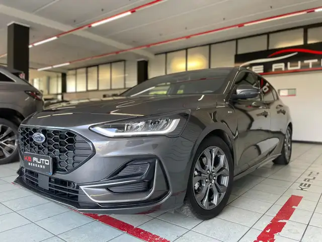 Ford Focus view 4