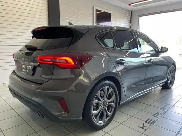 Ford Focus view 7