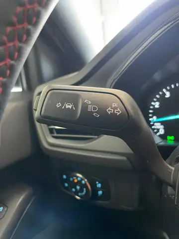 Ford Focus view 18