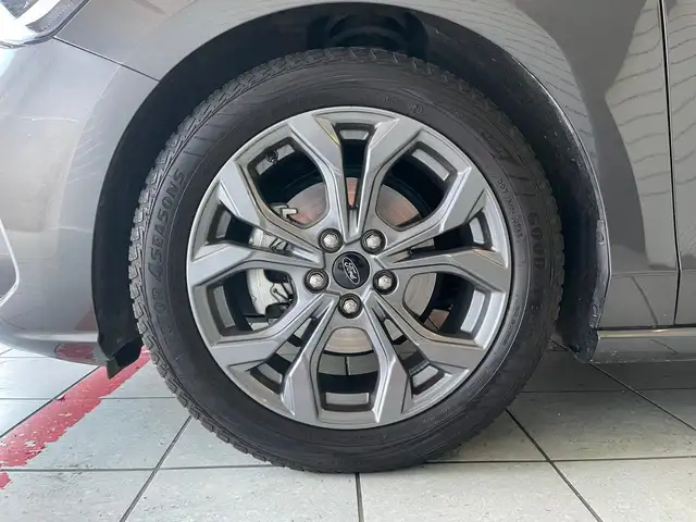 Ford Focus view 28