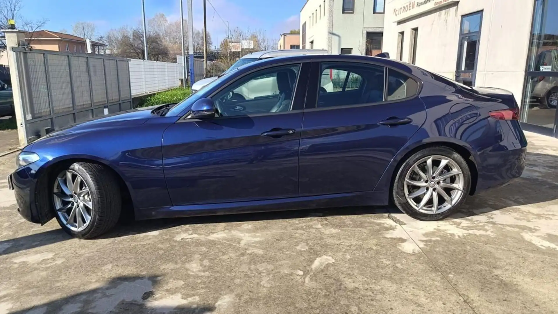Alfa Romeo Giulia 2.2 Turbodiesel 180 CV AT8 Super Bleu - 2