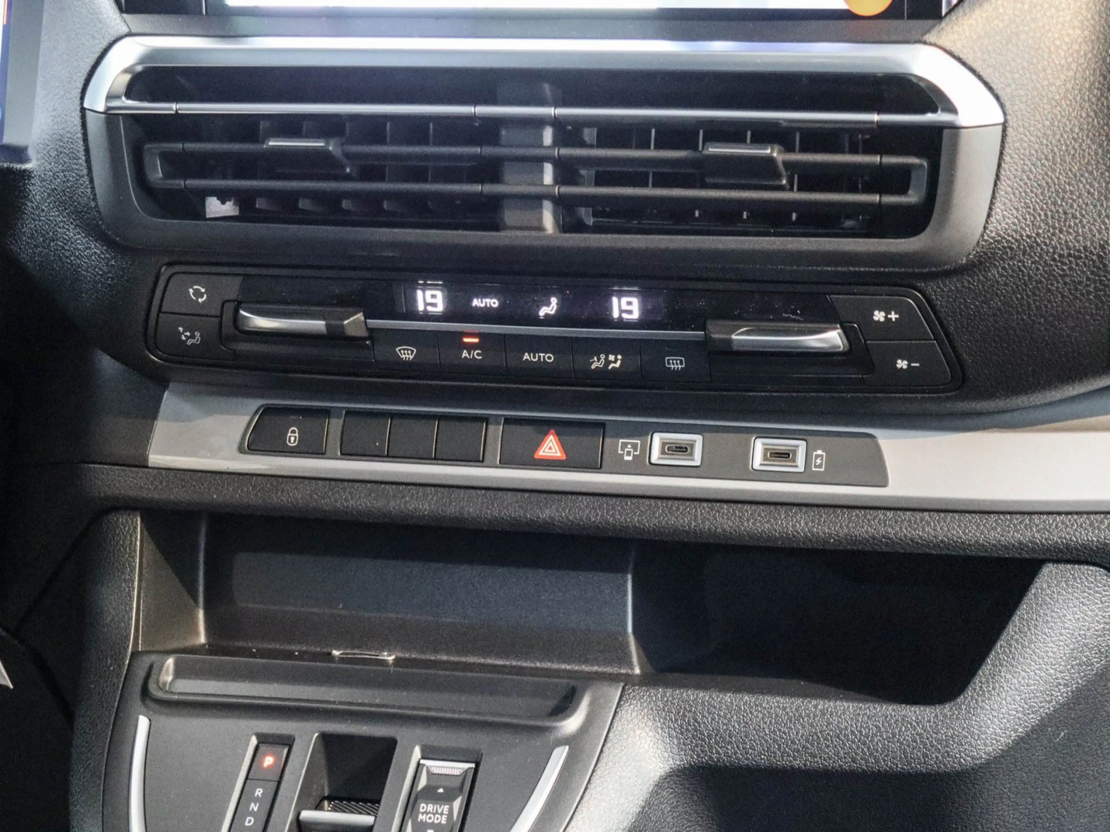 Fiat Ulysse 2.2180AT ICON, AHK, Navi, 8-Sitzer — photo 8