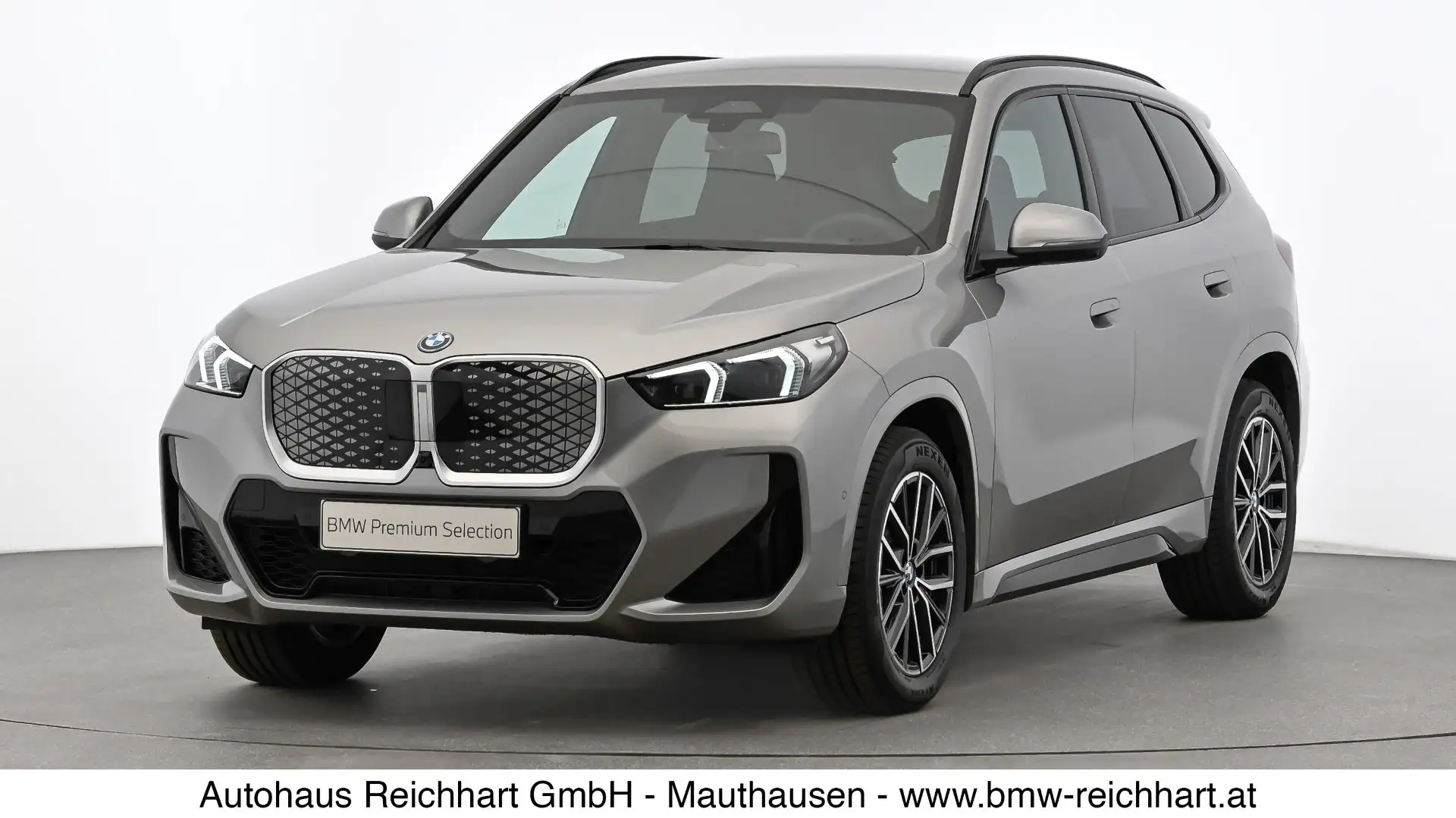 BMW iX1 eDrive20 Silber - 1