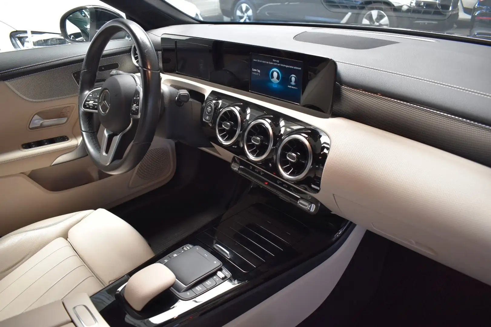 Mercedes-Benz CLA 200 *KAMERA*LED*NAVI*LEDER*SHZ*PDC*ALU*SPORT Schwarz - 2