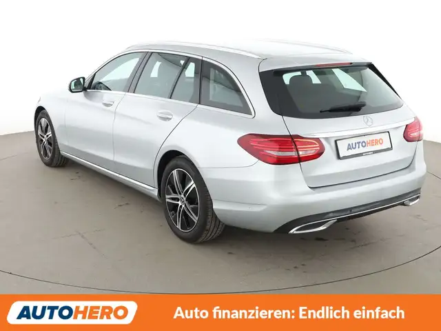 Mercedes-Benz C-Class view 4