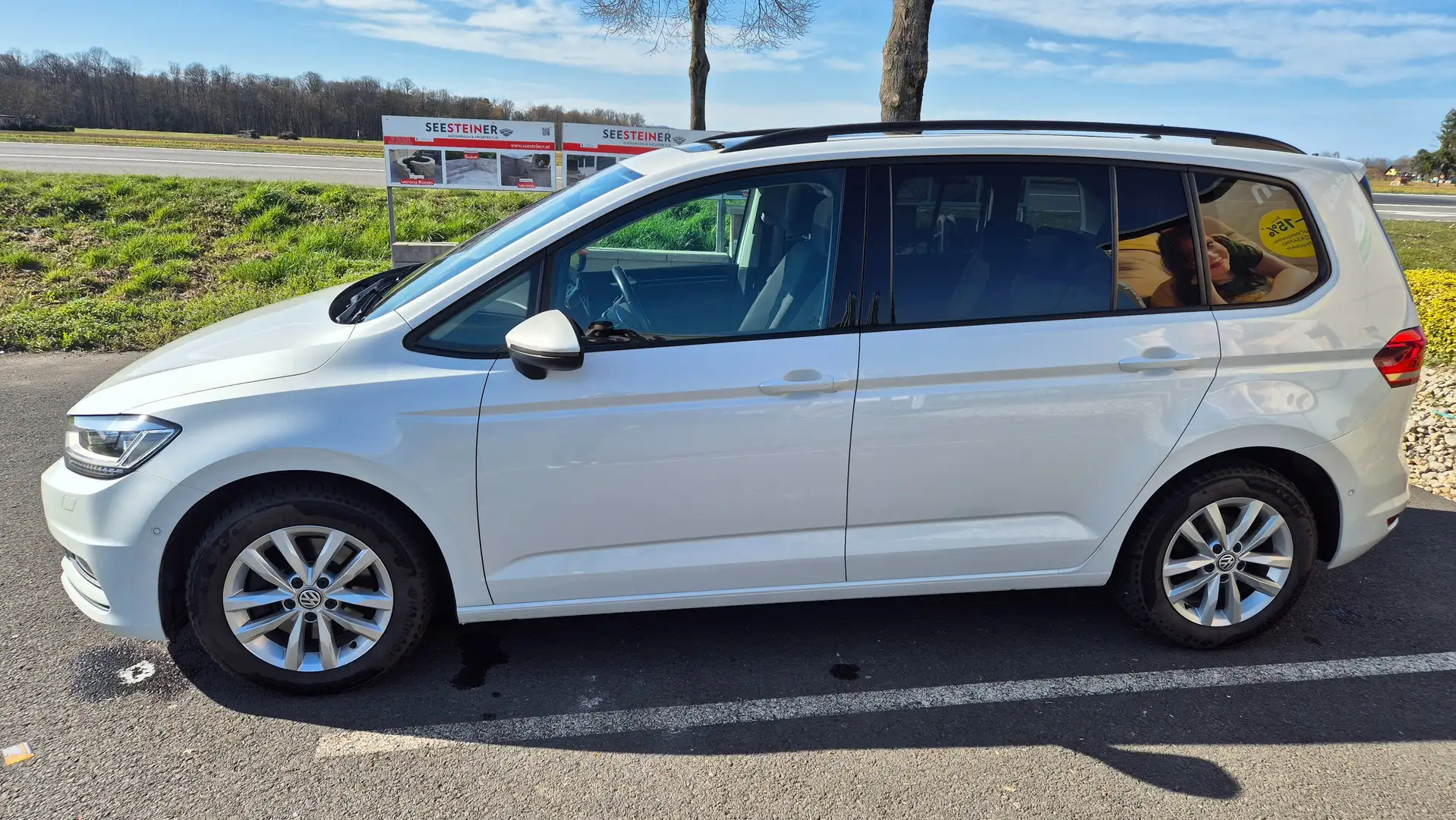 Volkswagen Touran Touran 1,6 SCR TDI DSG 7 Sitze Weiß - 2