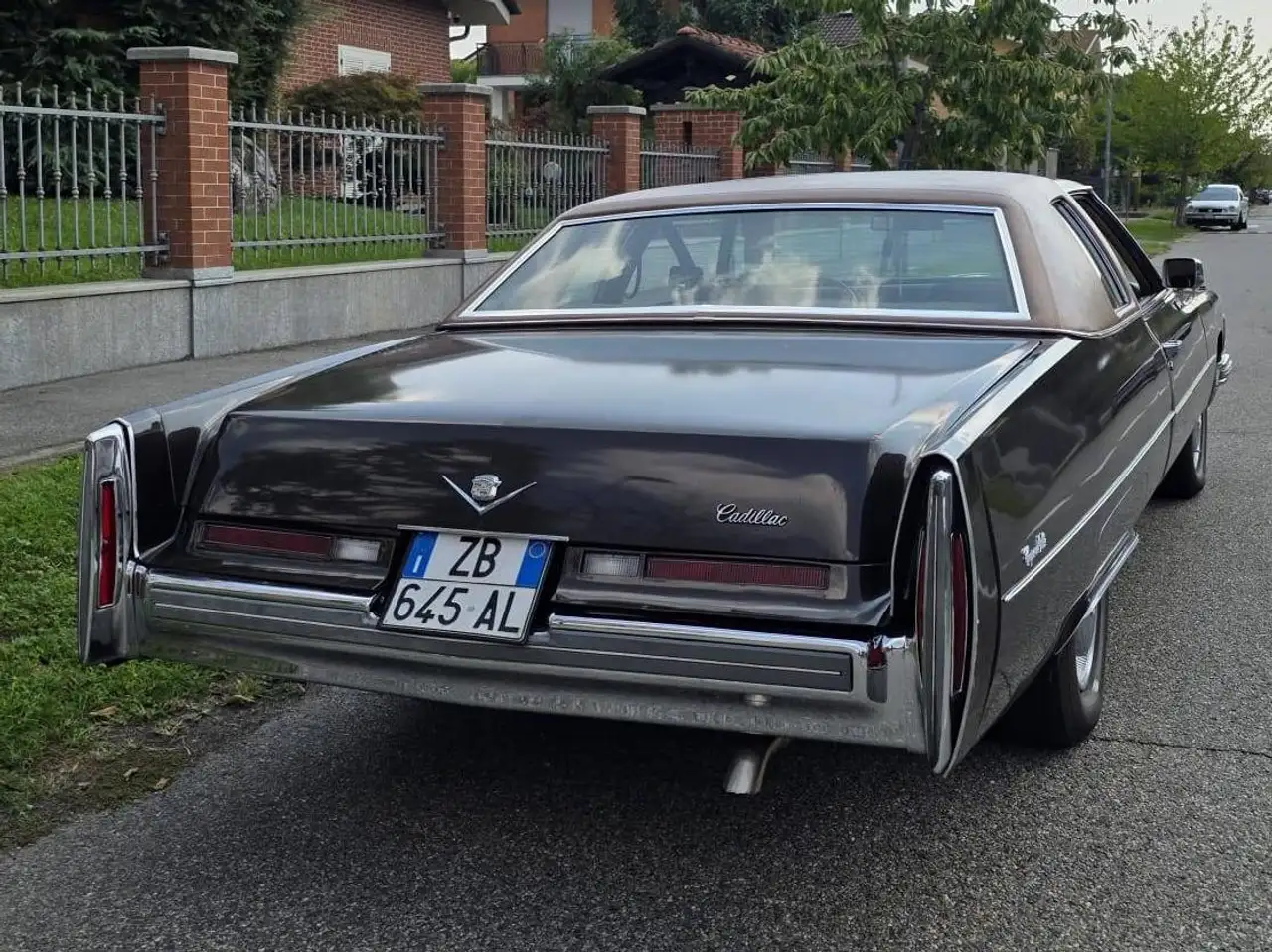 Cadillac Deville 1975, foto 2