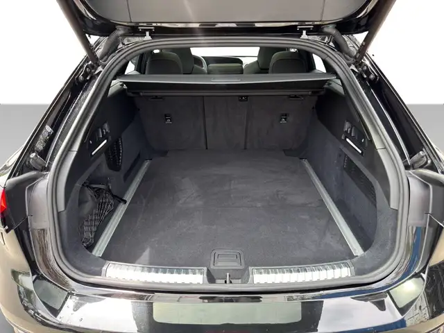 Audi A6 view 13