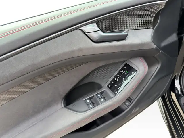 Audi A6 view 12