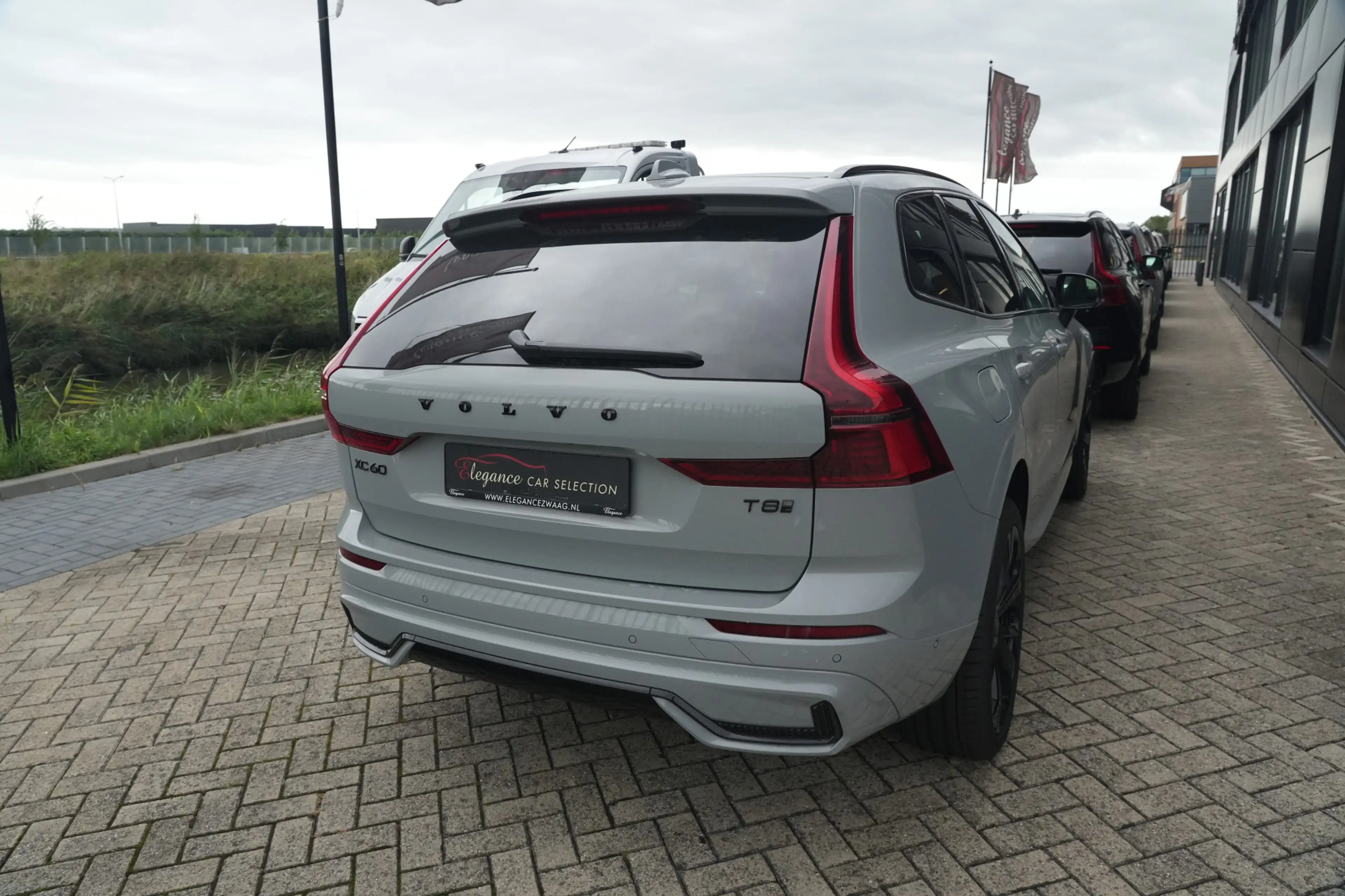 Volvo XC60 2.0 T8 FACELIFT Plug-in hybrid AWD Ultra Black Edi — photo 2