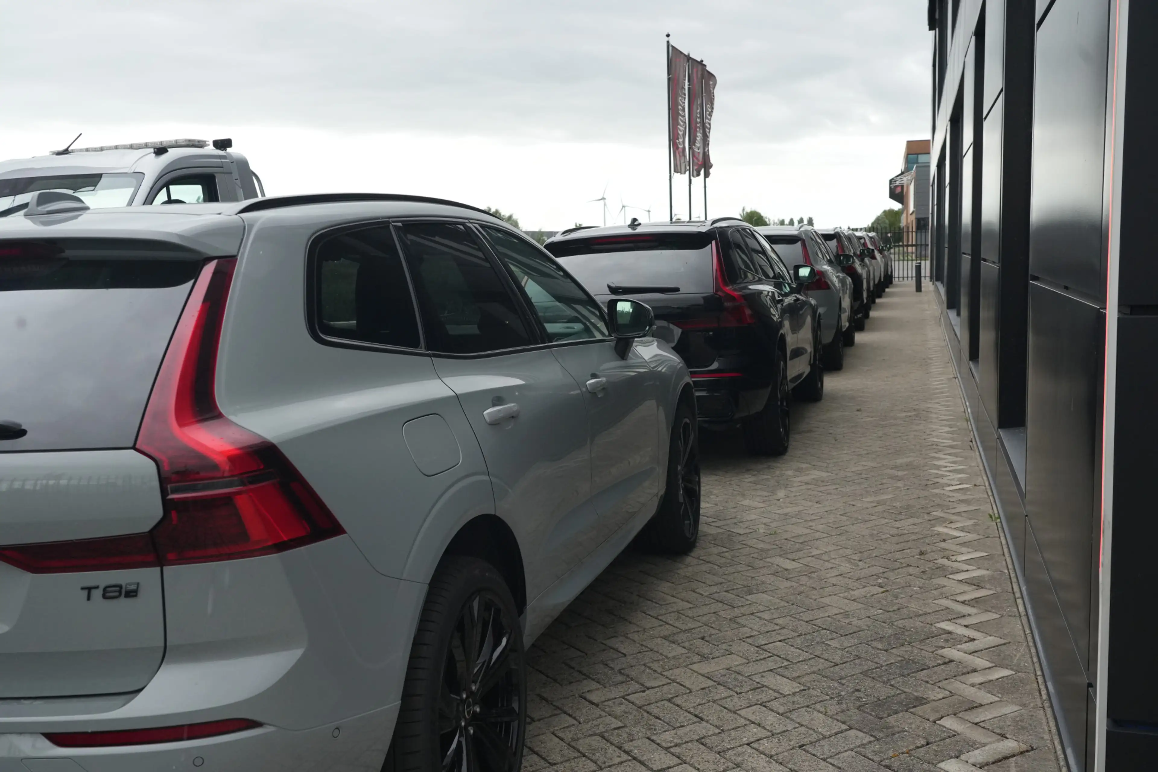 Volvo XC60 2.0 T8 FACELIFT Plug-in hybrid AWD Ultra Black Edi — photo 6