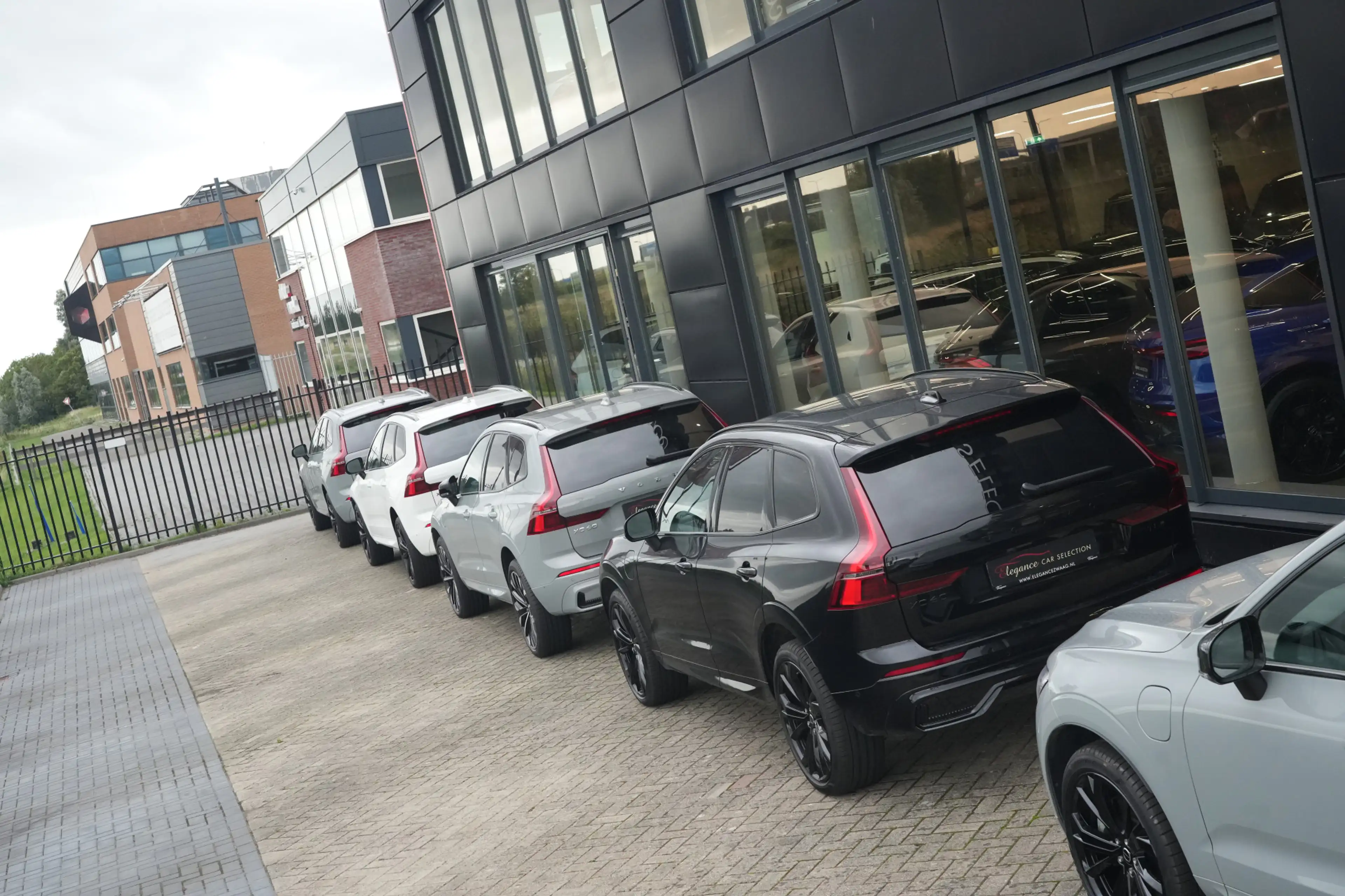 Volvo XC60 2.0 T8 FACELIFT Plug-in hybrid AWD Ultra Black Edi — photo 8
