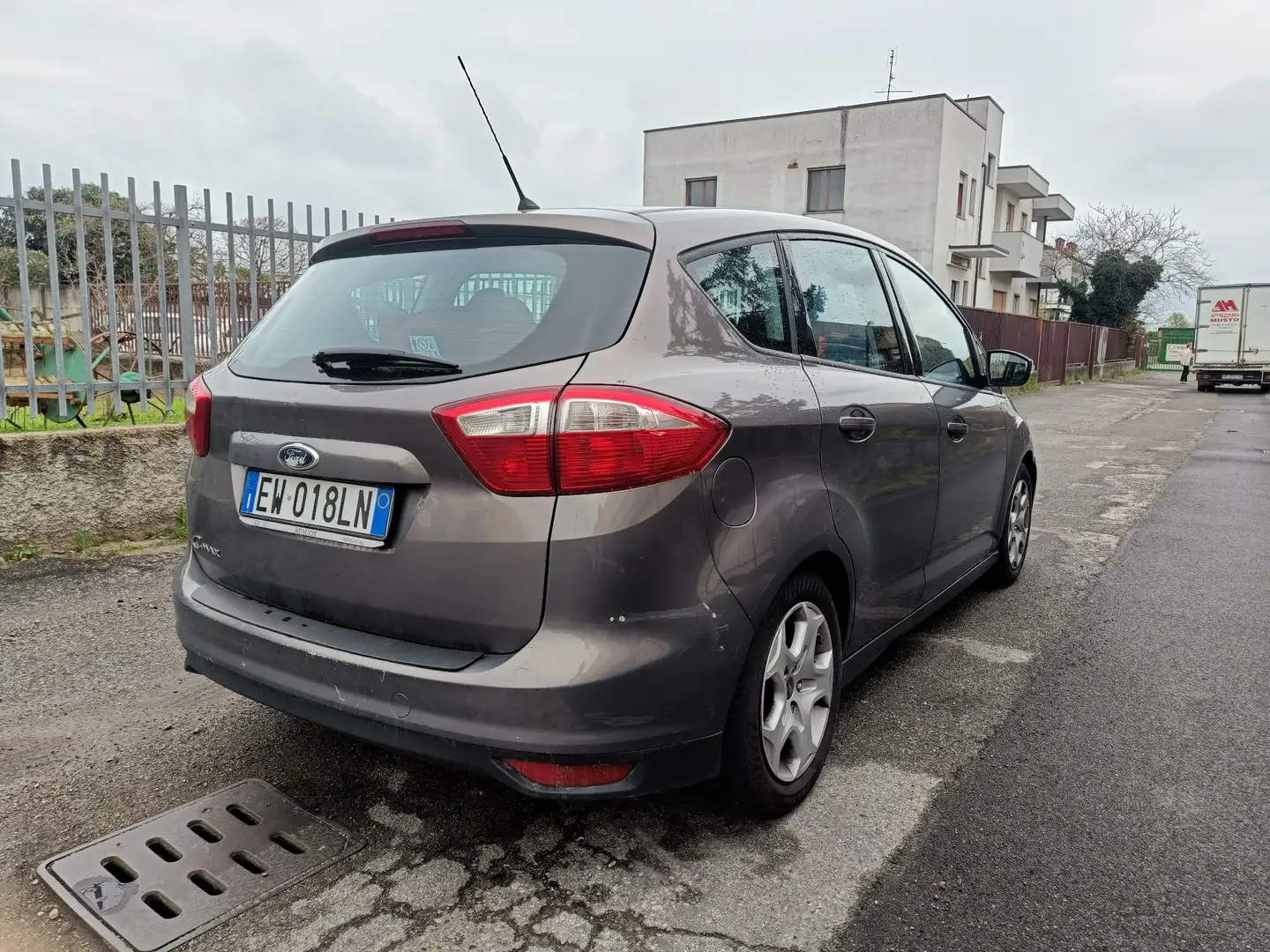 Ford C-Max 1.6 GPL Guidabile anche da Neopatentati - 2