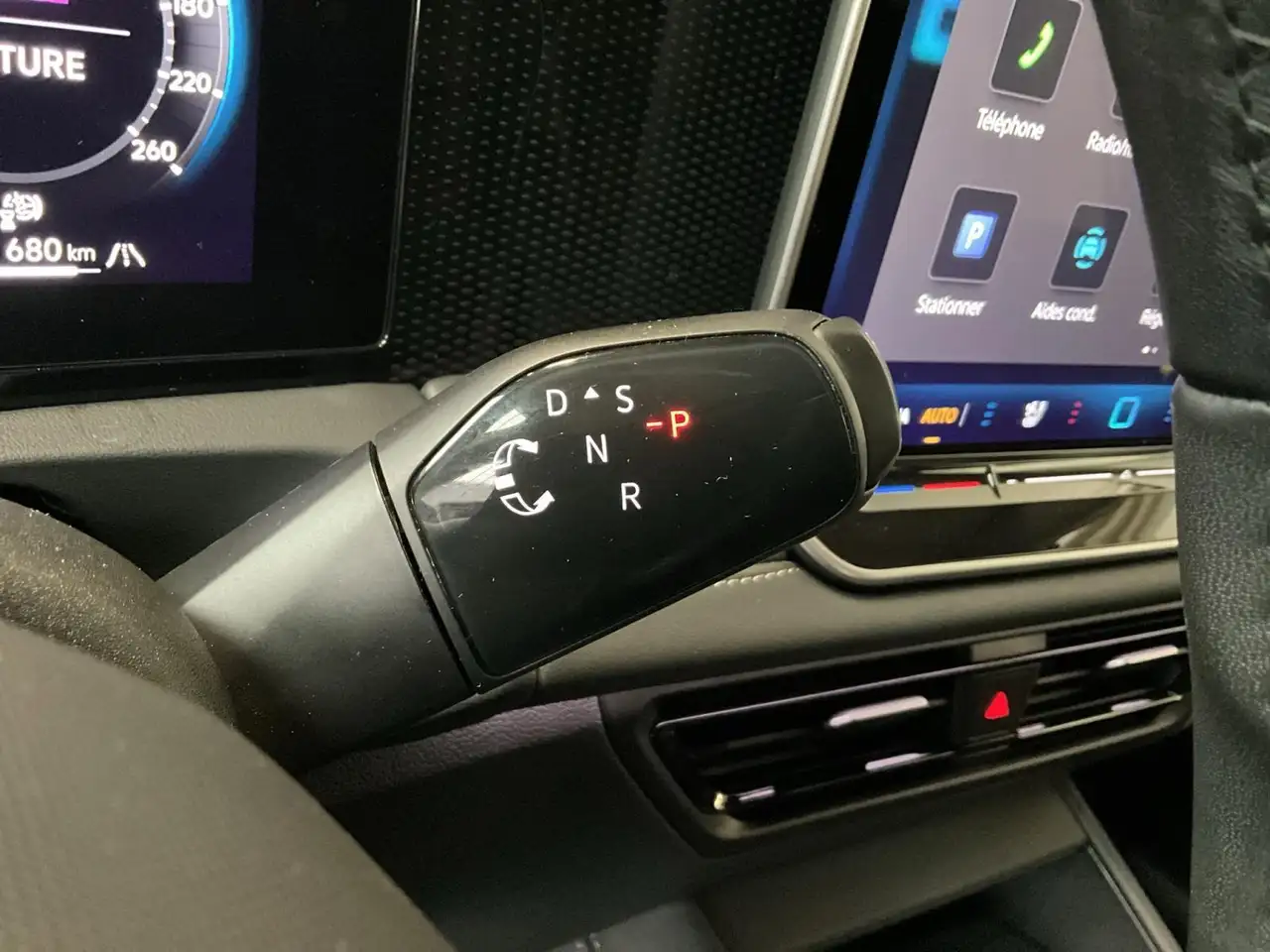 Volkswagen Tiguan Life+DSG+LED+LM18+P.Leder 12