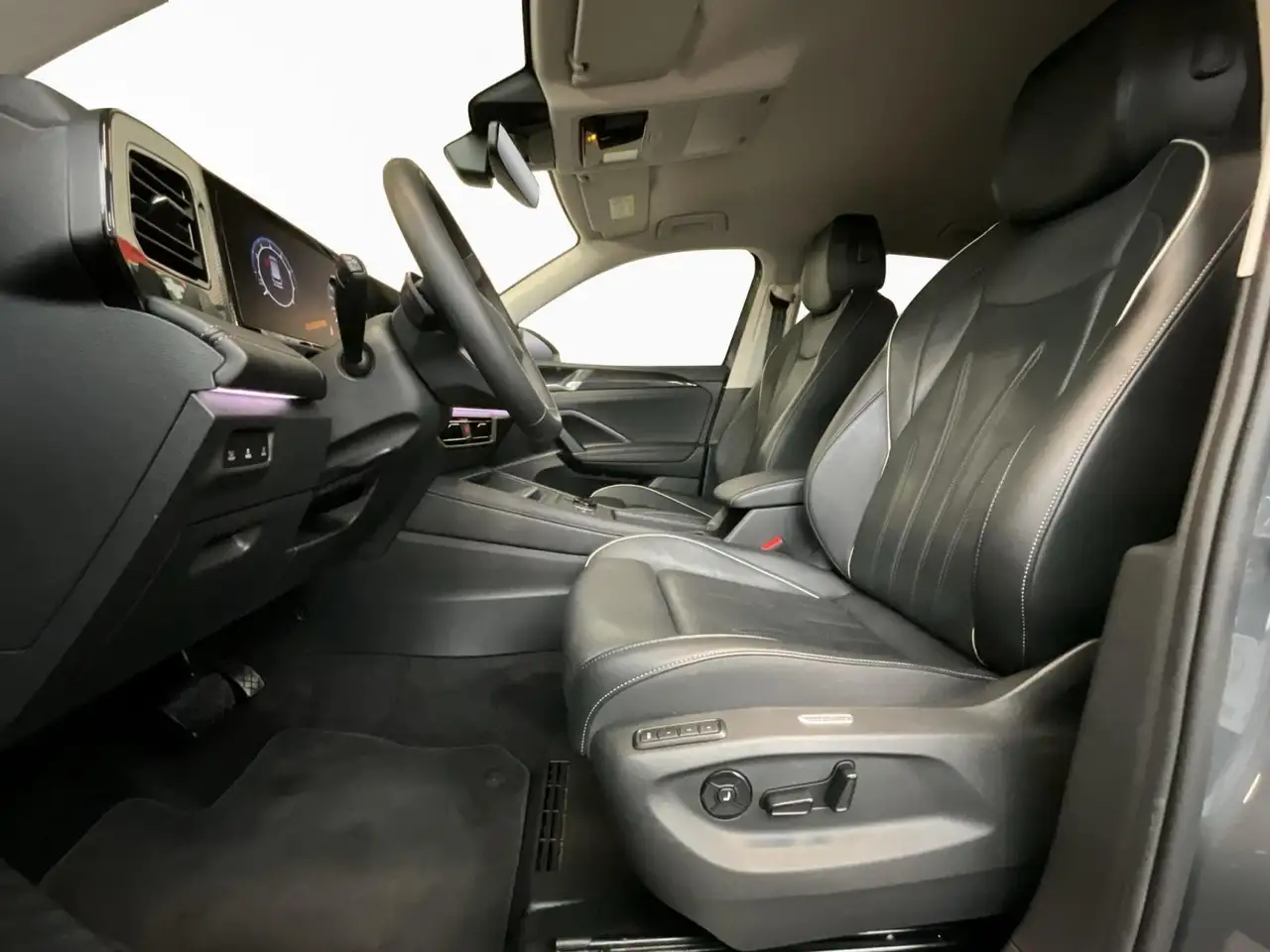 Volkswagen Tiguan Life+DSG+LED+LM18+P.Leder 9